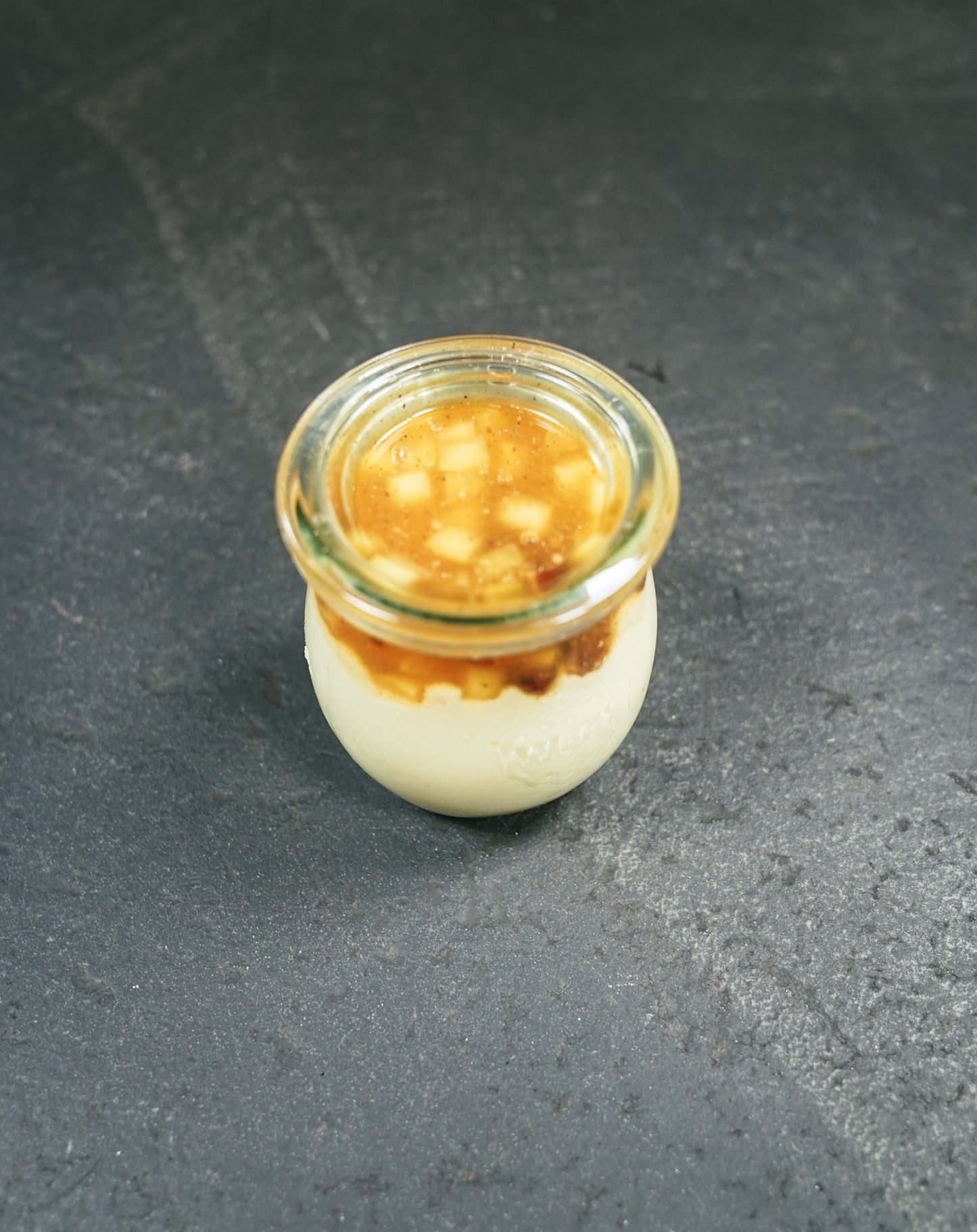 Weisses Schokoladen-Zimt-Mousse